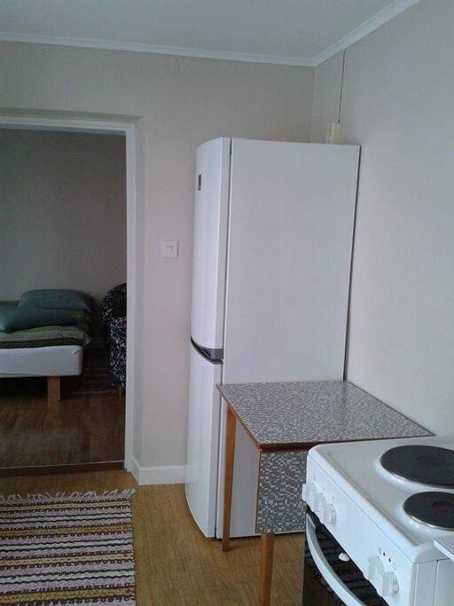 Från entrén kommer du in till köket.