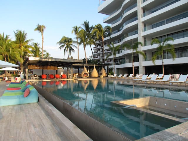 NEW BORACAY BY SAYAN 5B-5B 4TH FL -61% OFF MONTH