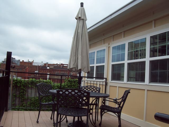 Large New Downtown Loft