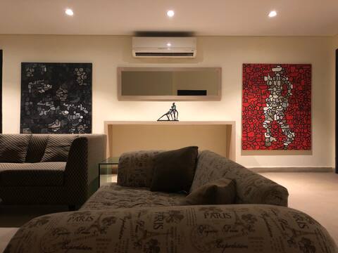 Pvt Luxry 2 bedroom apartment mm alam road Gulberg