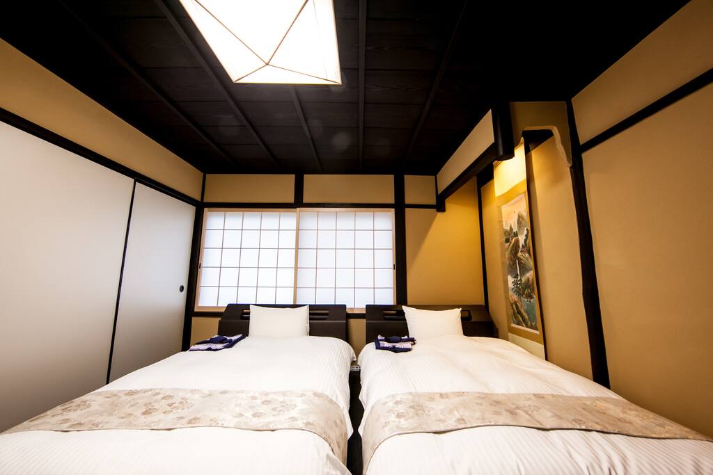 Western-style room (2F)