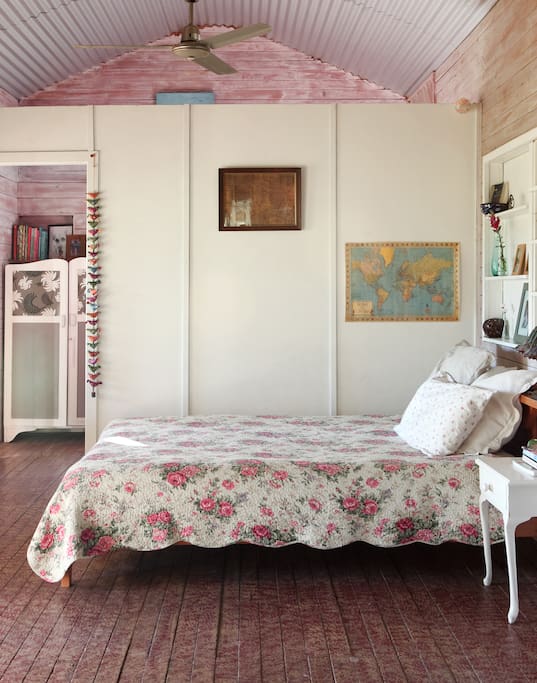 queen bedroom