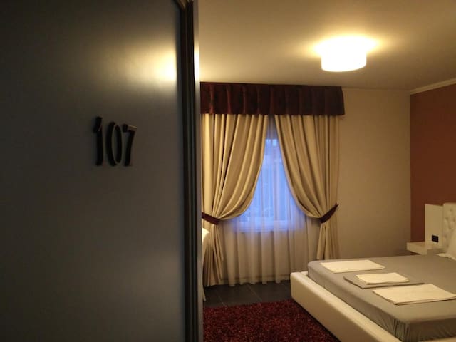Hotel Mustang managed Airbnb listing 1