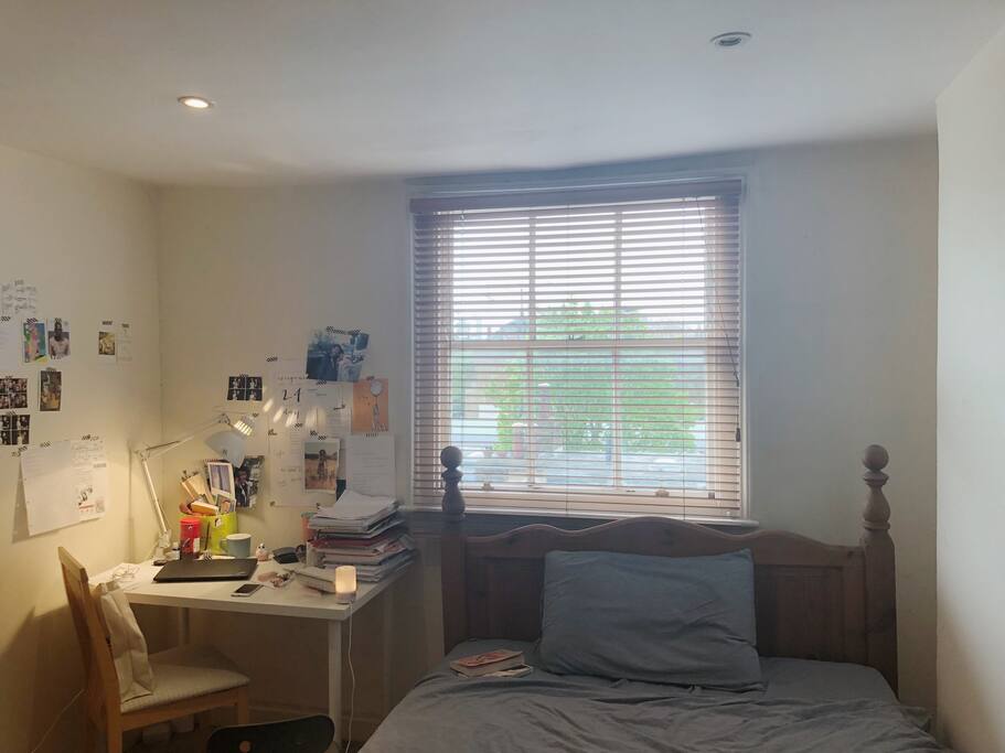 12 squared meter bedroom
