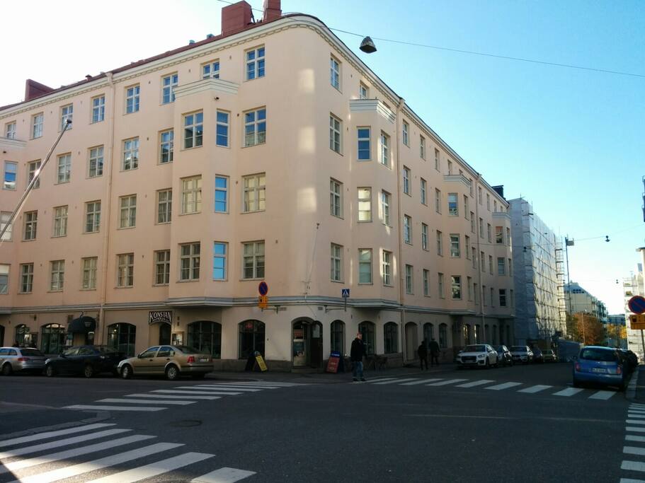 Eerikinkatu 48 E 00180 Helsinki.