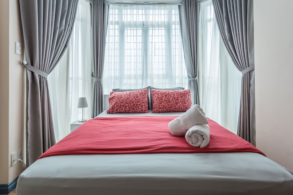 Bright room with ac. Bed with Turkish sheet make sure you have a good sleep :)