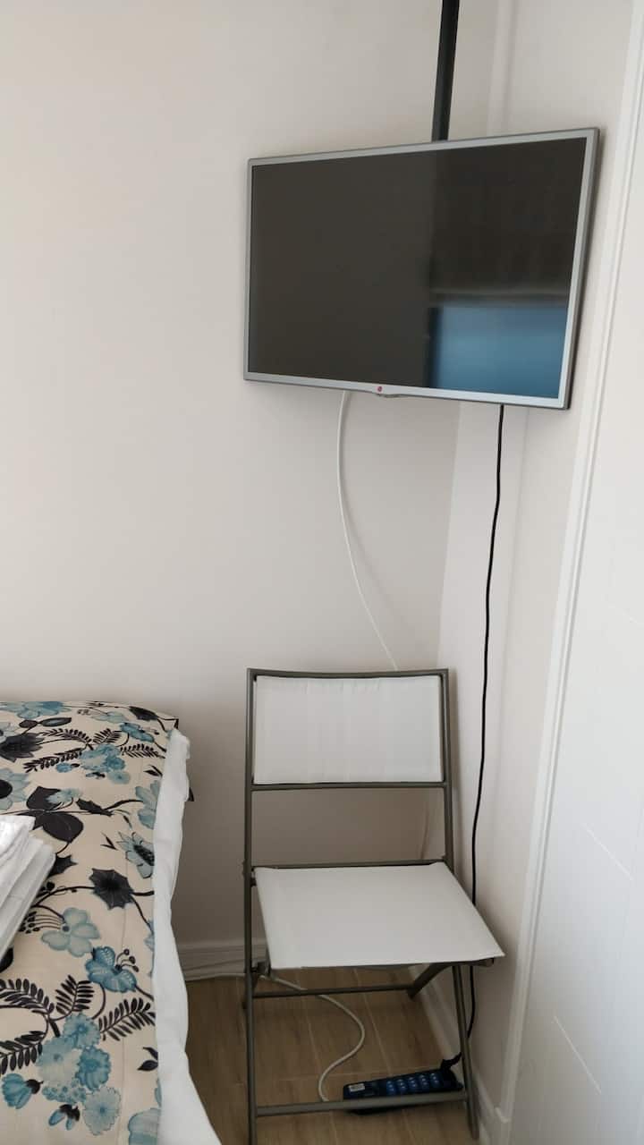 בכל פריט יש טלוויזיה חכמה