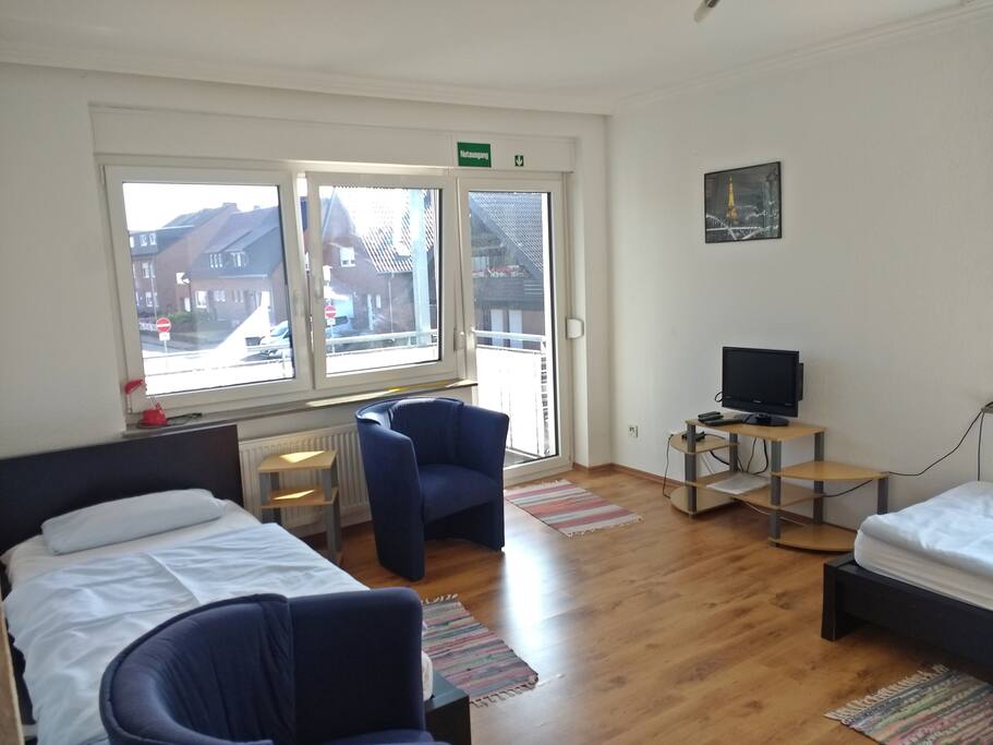 Schlafzimmer 1