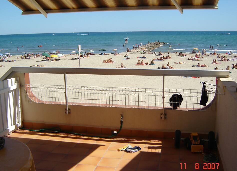 Accès direct et privé sur la plage - Terrasse ombragée