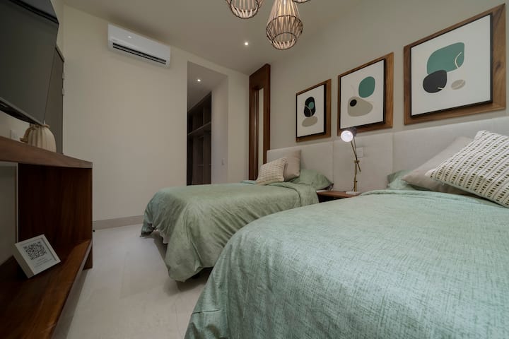 2. spavaća soba s 2 zajednička kreveta.