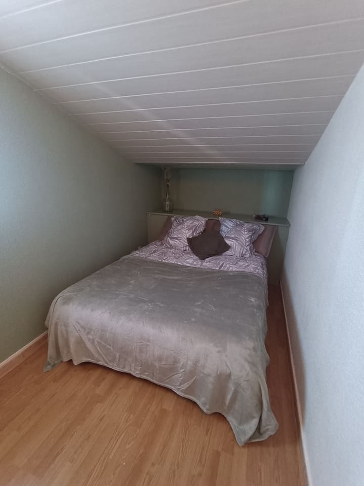 Habitación con armario