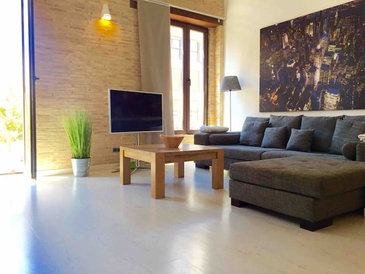 Nice Loft, smart tv, king size bed, big shower