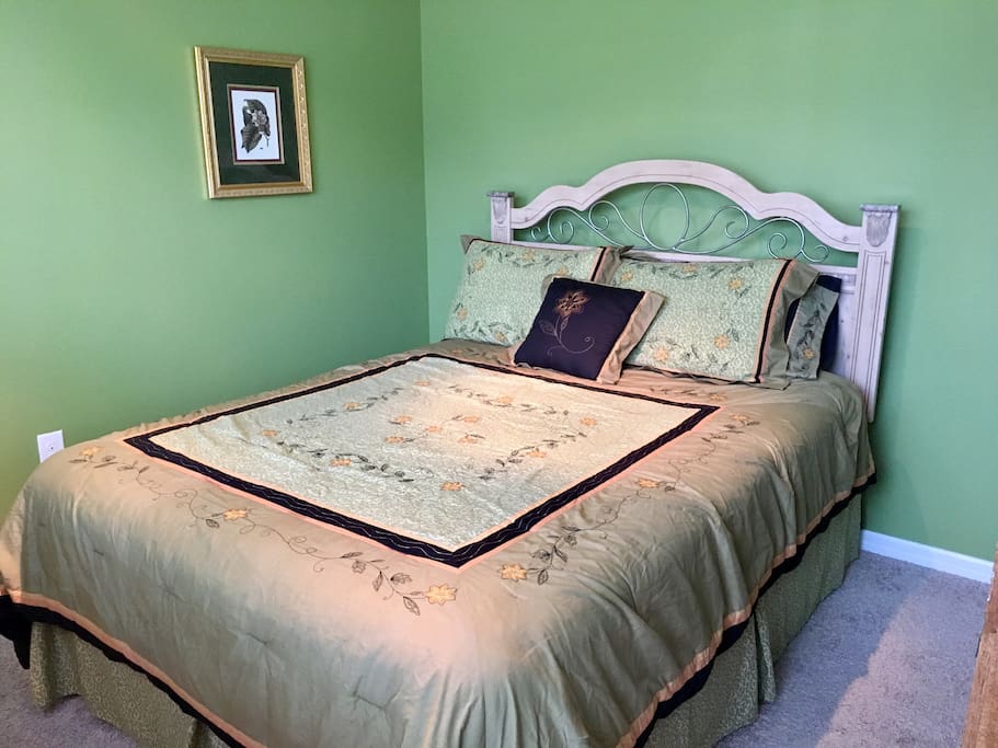 Queen bedroom