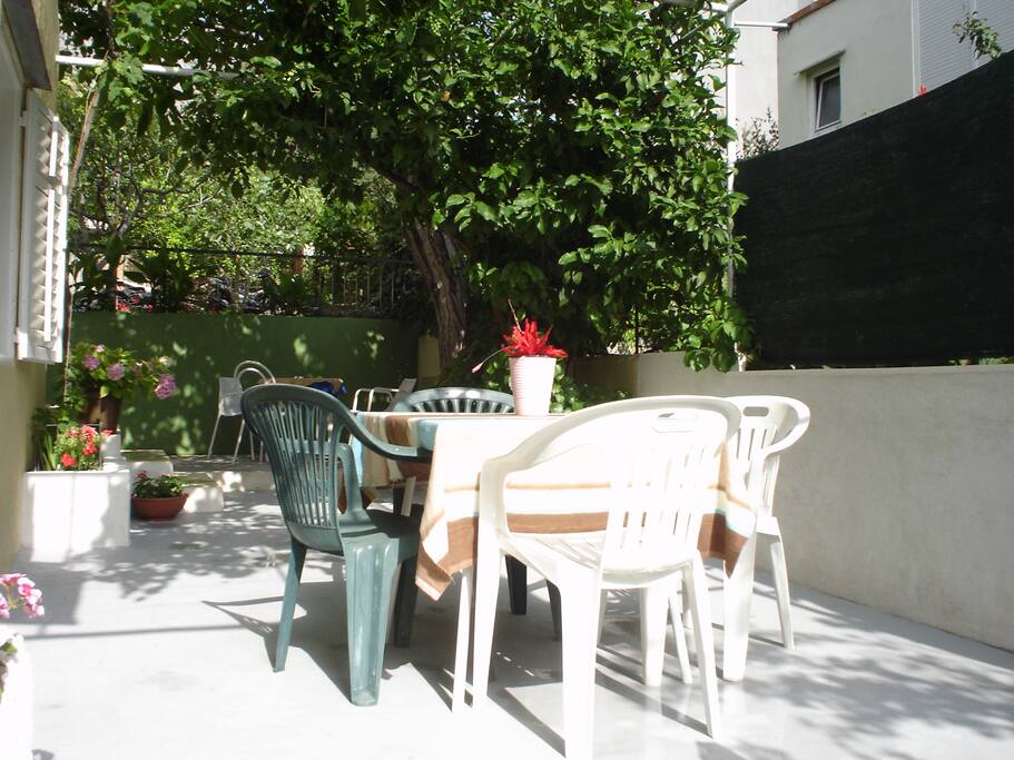 private TERRACE/separate entrance