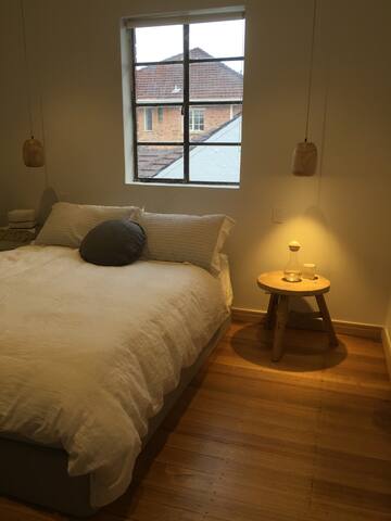 Botanical Gardens/Sporting Precinct Deco luxury gallery image 3