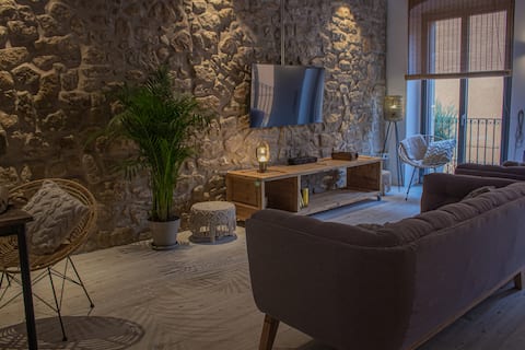 The Miracle House. Floor 1; 4 bedrooms.