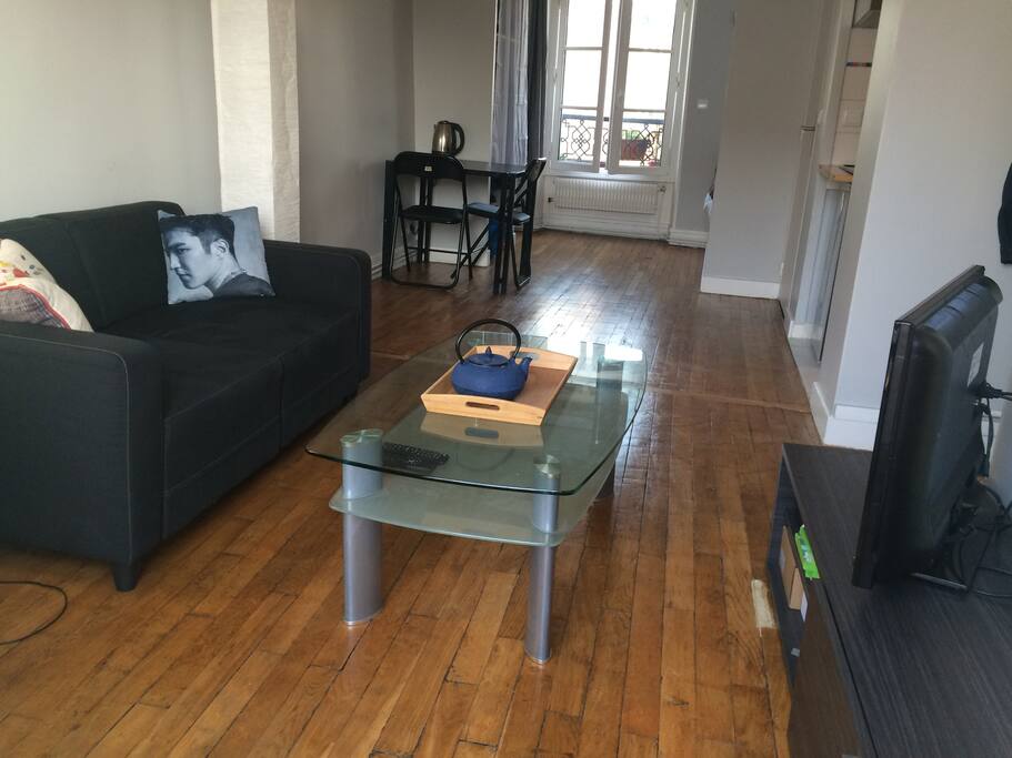 Un thé dans le salon (2/2)