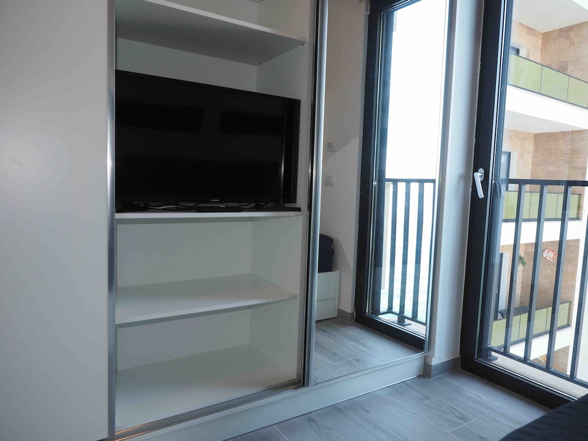 卧室3配备32英寸电视