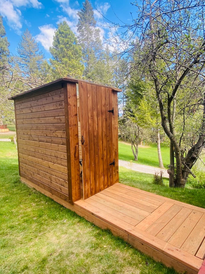 Fort Rollins Bed & Breakfast, The Orchard Cabins for Rent in Rollins