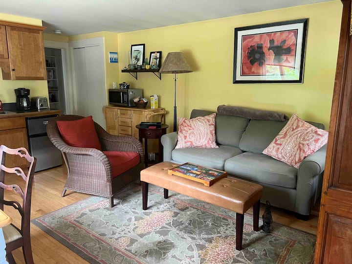 Apartment In Scenic Shelburne Falls - Shelburne, MA