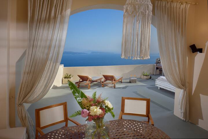 Archon Villa by K&K (outdoor jacuzzi) gallery image 5