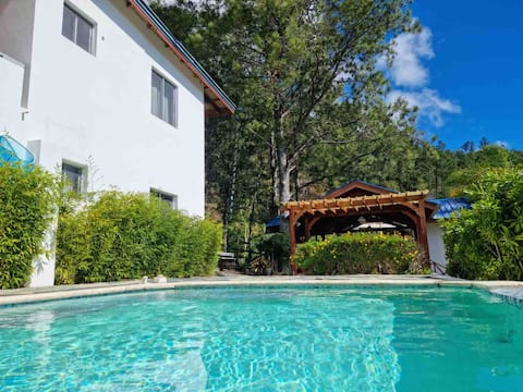 Villa El Olivo |4 BRS | Jacuzzi | Wood-burning oven
