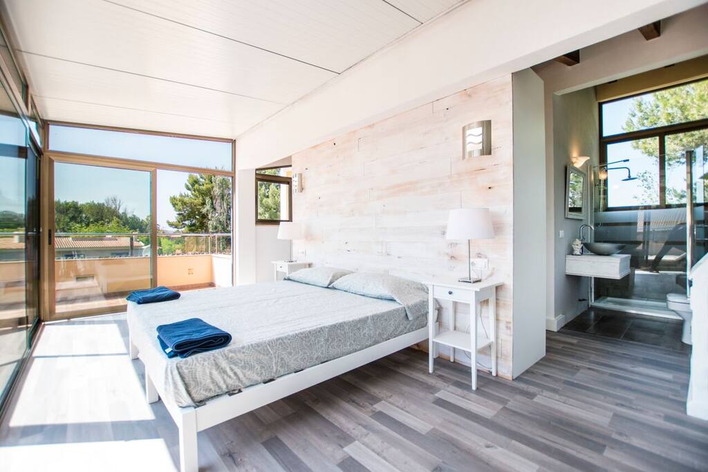 double bedroom on top floor with en suite shower bath