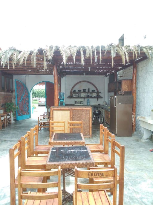 Spacious areas in order to enjoy a nice gathering with
your Ohana(family).