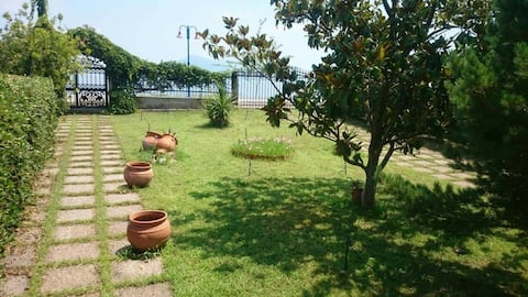 Villa on the beach of Kainouri, Kamena Vourla