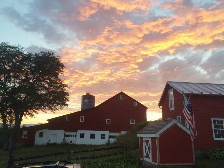 Midland Farm House now with WiFi! Houses for Rent in Hudson, New York