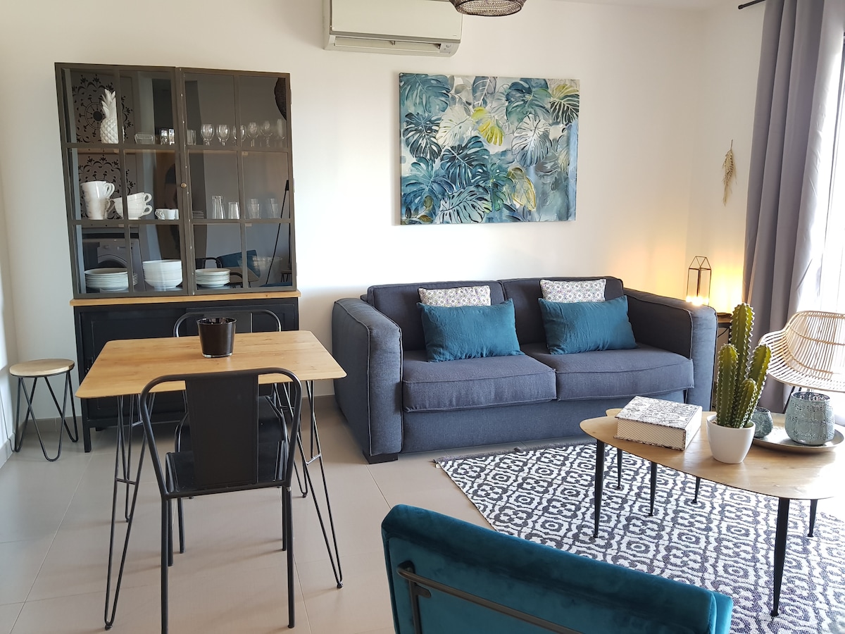 Salon avec coin repas