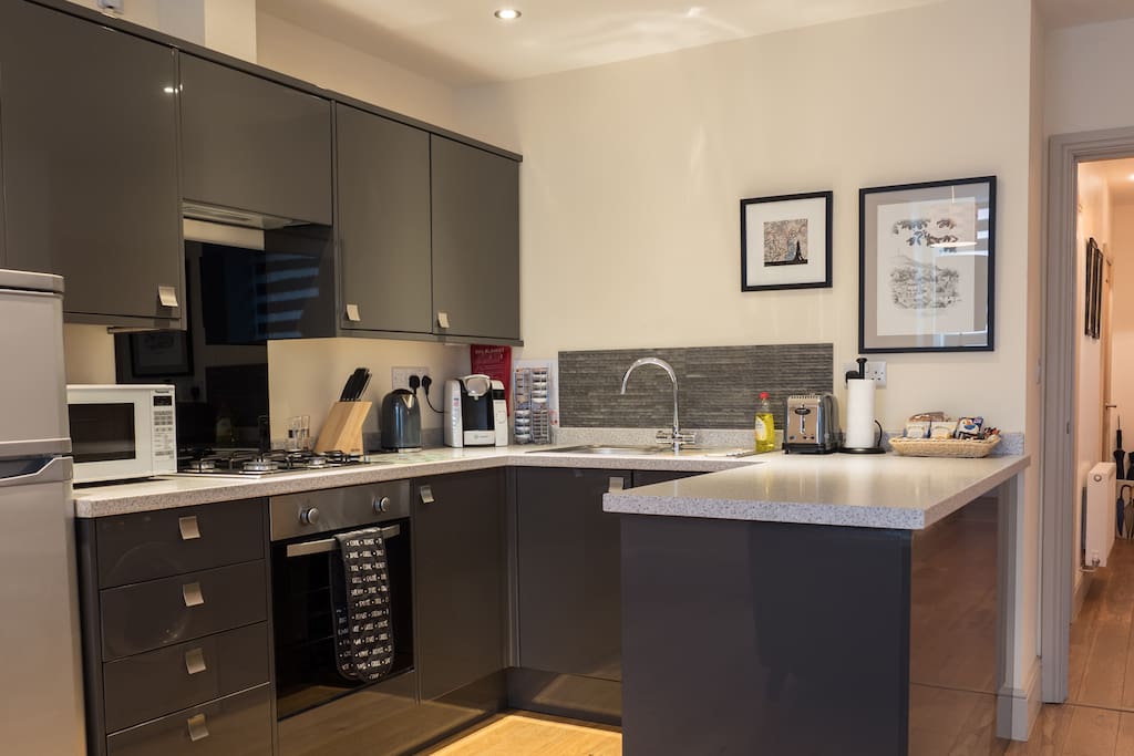 Fully equipped fitted kitchen.