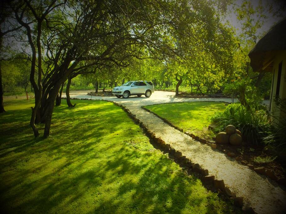 There is lots of parking space on the drive way and next to the kitchen entrance.