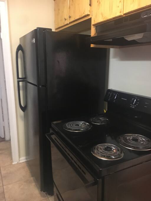 Electric stove and refrigerator