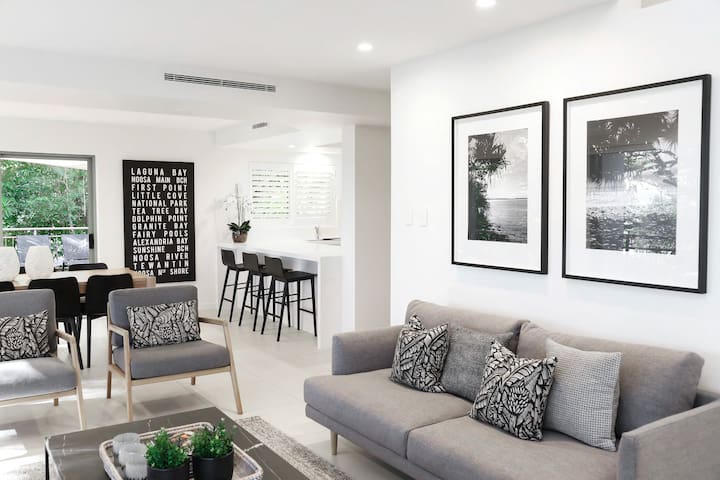 Hastings Park 7: Elegant Noosa Gem by the Beach