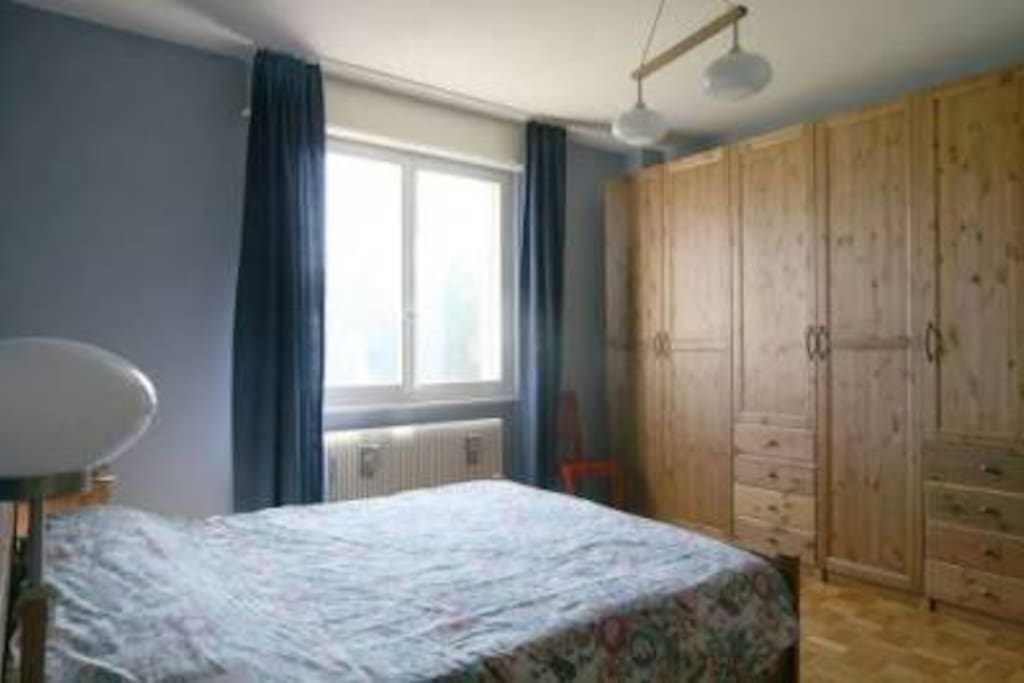 Bedroom 1 (king size bed)