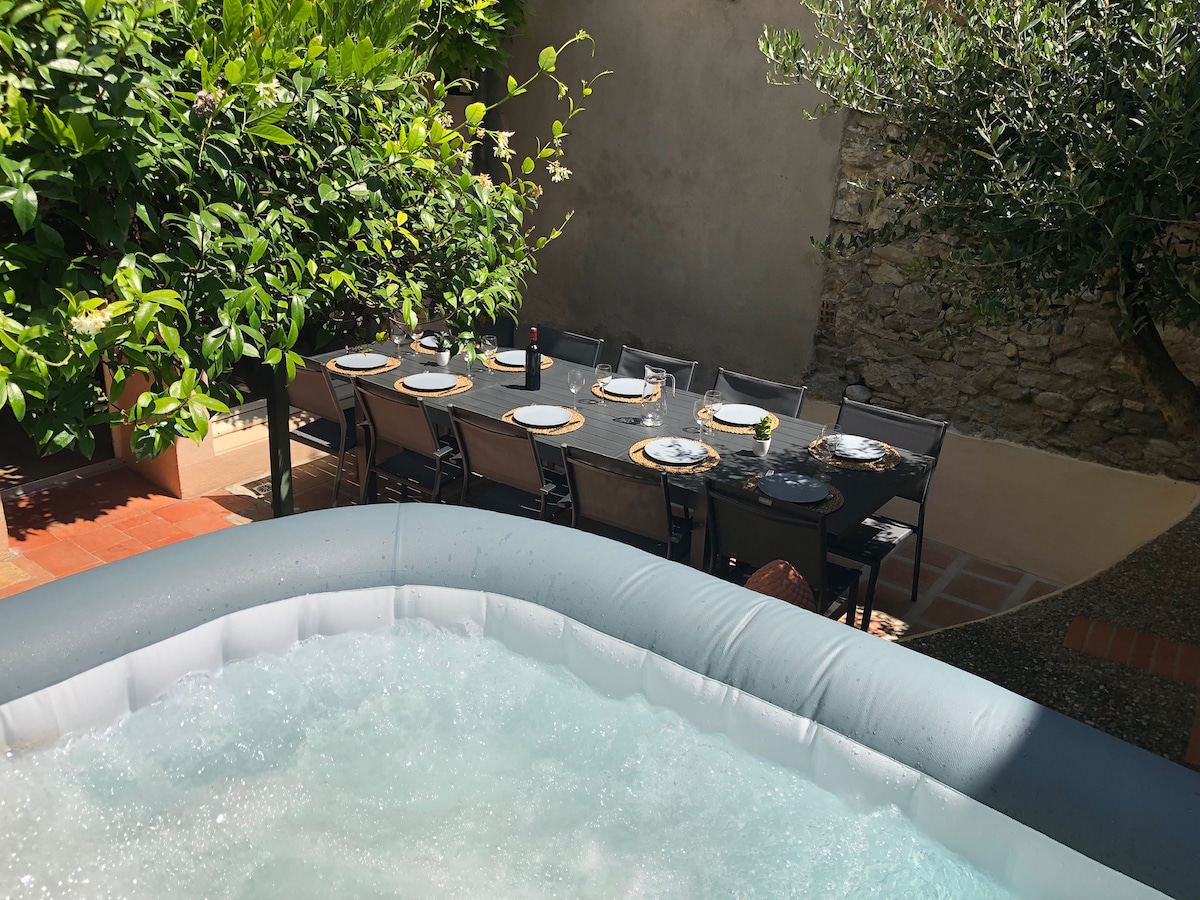 Carcassonne Hot Tub Rentals - Occitanie, France