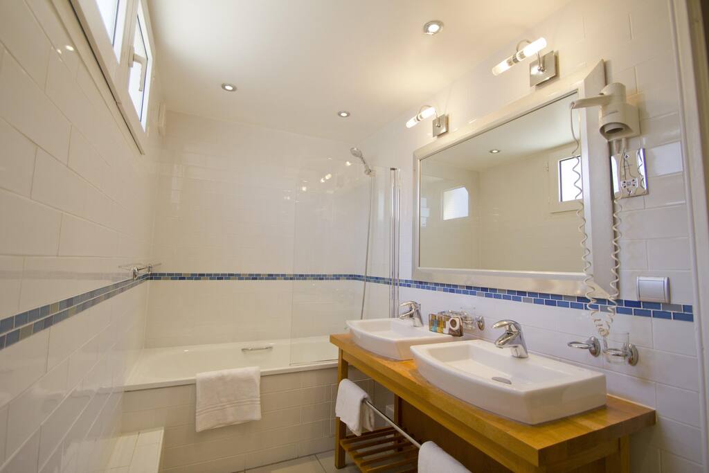 Le Club Mougins Second Bathroom