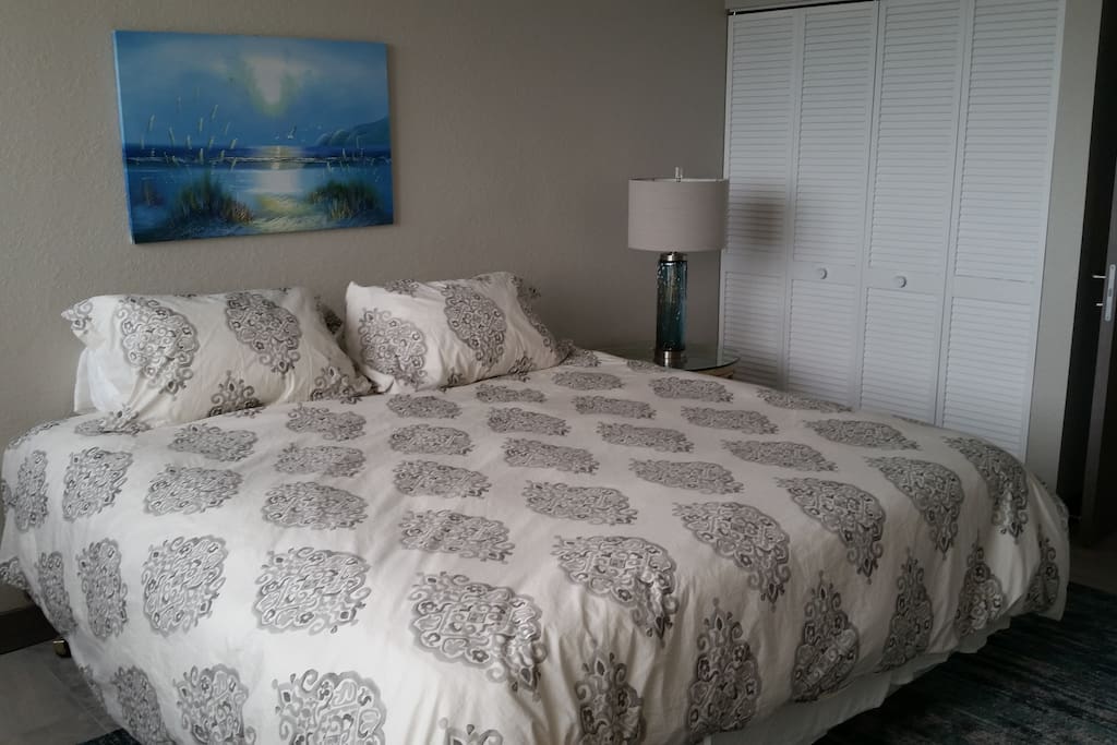 King bed room with new bedding from Pottery Barn