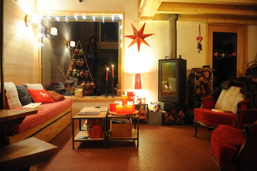 SALON AU COIN DU FEU