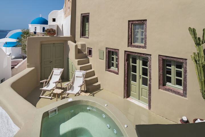 Cosmoia Cave House gallery image 4