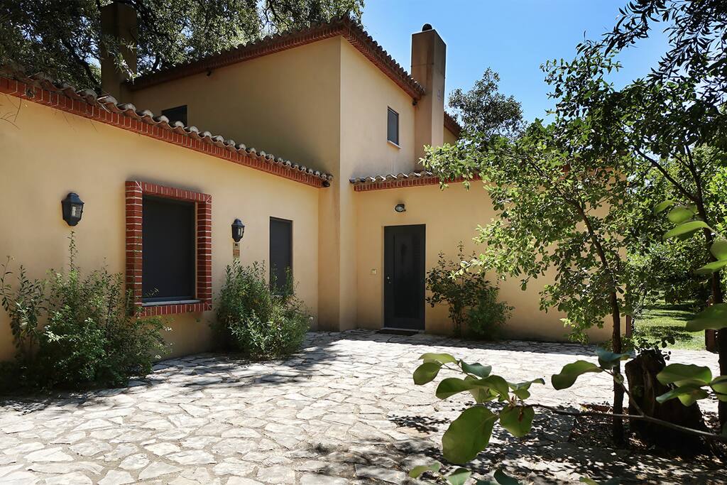 Cabana do Bispo - main entrance