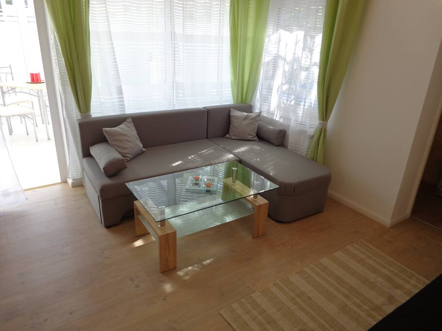 Wohnbereich mit Schlafcouch