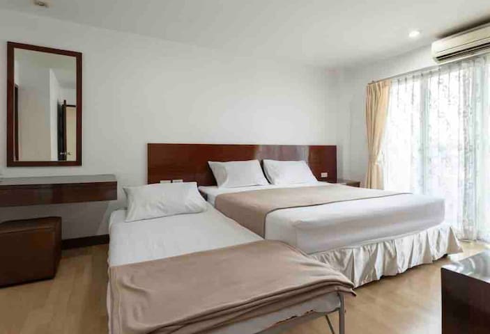 6BR, 15pax, 1min walk to Ploenchit BTS, bumrungrad