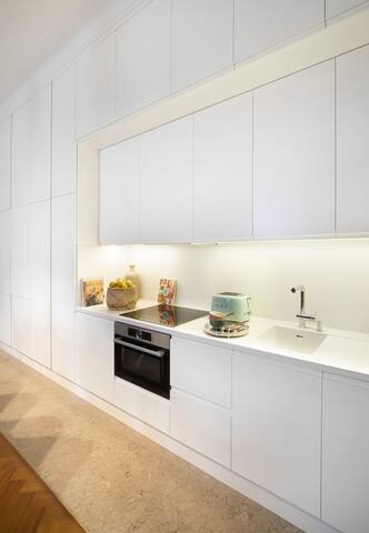 Chiado Chic Apartment gallery image 3