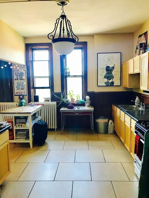 Looking into the kitchen from the front hallway.