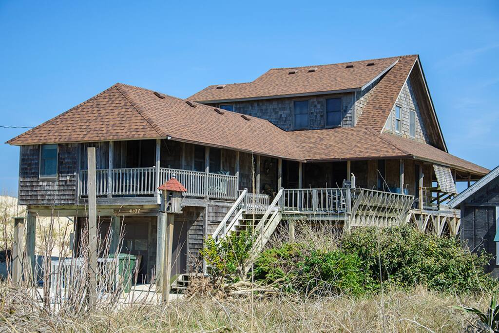 JR41: It's Beach Time | Front Exterior