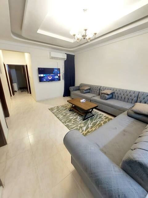 Apartment  ( three bedrooms and a spacious lounge - 6 - )