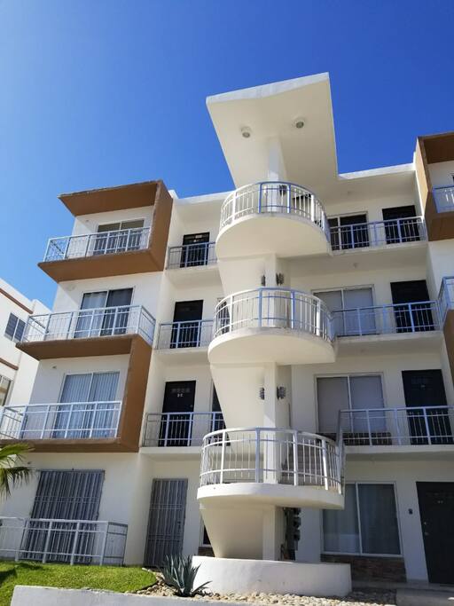 Este es el edificio y es el segundo piso