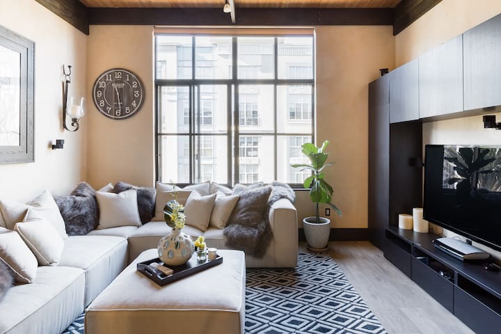 Warm and Cozy Two-Story Loft Overlooking Santana Row